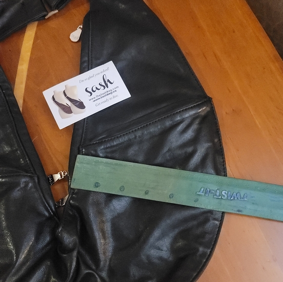 Sash bag - Leather. Clean. Black. Plenty of pockets! - Picture 4 of 4